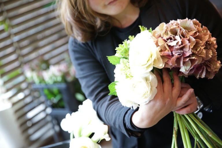 フローリスト転職求人 衣 食 住 花をコンセプトに全国に花の魅力を発信する 株式会社ヘヴン デュオのpatricia Miavia敷地内 で ハッピーキャリア ホテルブライダル飲食福祉業界の転職バイト求人サイト